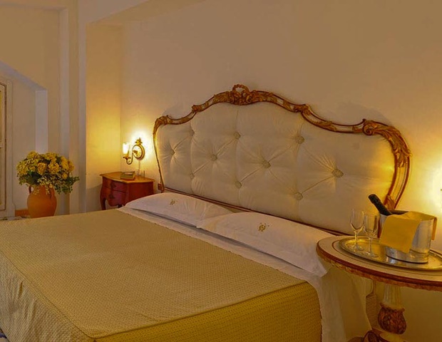 Hotel Onda Verse - Yellow Room