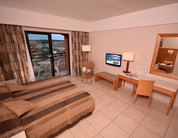 Ramla Bay Resort - Room With Mirror