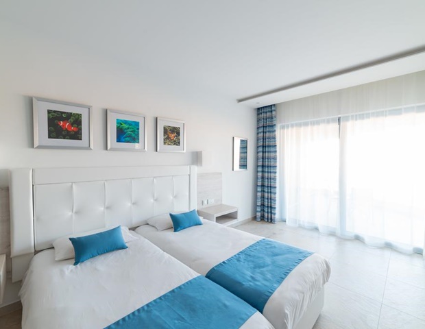 Ramla Bay Resort - Room With White Walls