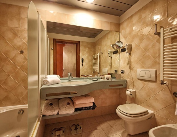 Hotel Caesius Thermae & Spa Resort - Bathroom