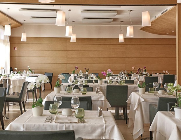 Hotel Caesius Thermae & Spa Resort - Indoor Restaurant