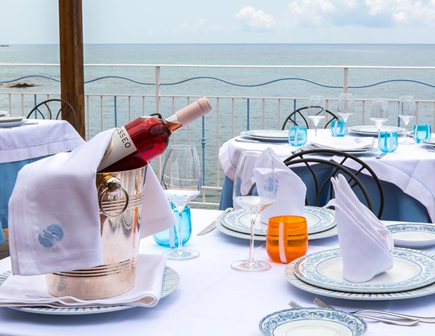 Hotel Ferretti - Outdoor Restaurant With Sea View