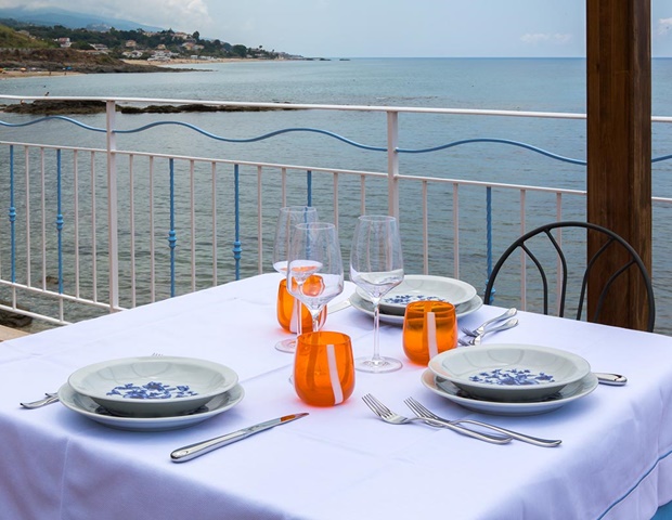 Hotel Ferretti - Outdoor Restaurant With Sea View 2