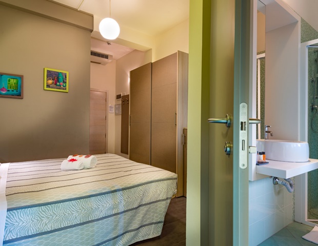 Hotel Ras - Room and Bathroom