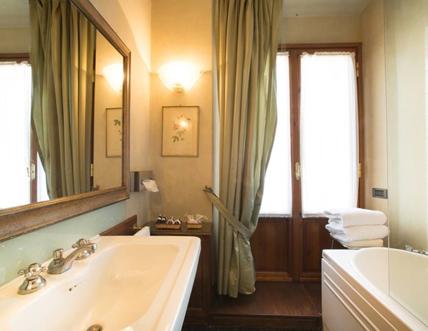 Hotel Tornabuoni Beacci - Bathroom