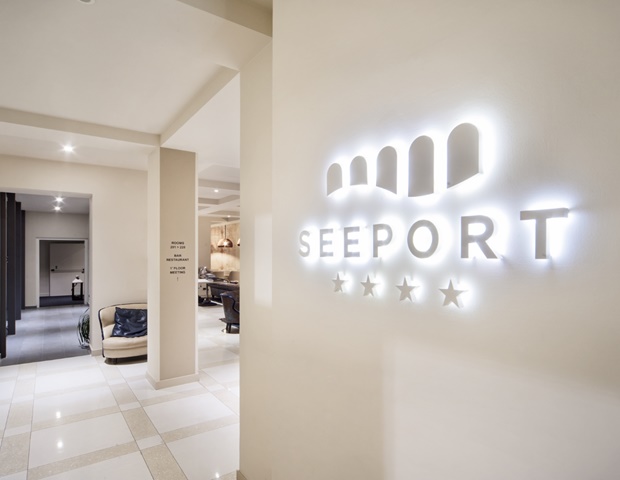 SeePort Hotel - Entrance