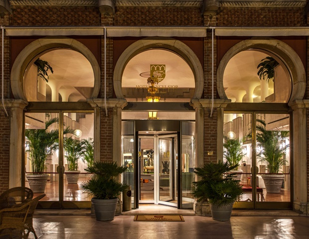 Hotel Excelsior Venice Lido Resort - Entrance
