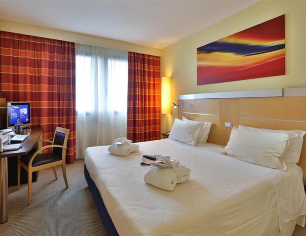 Best Western Palace Inn Hotel - Room