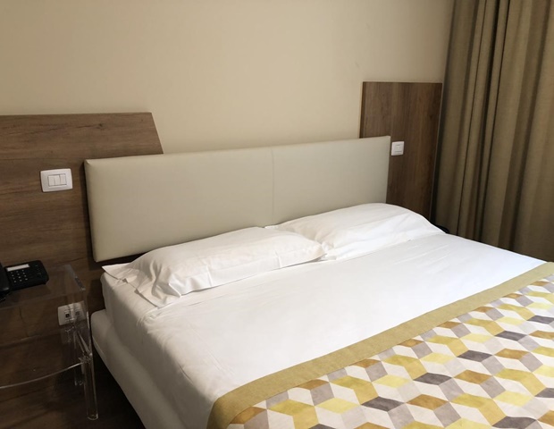 Ark Hotel - Room 4