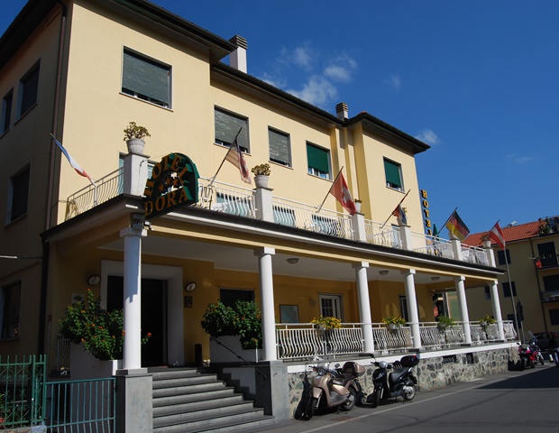 Hotel Dora - Exterior 2