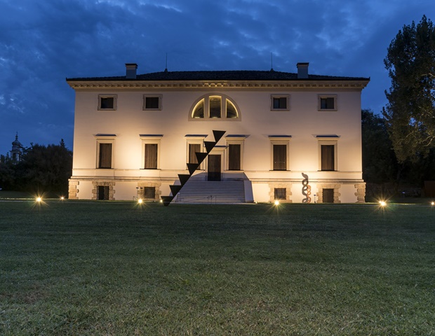 La Barchessa di Villa Pisani - Exterior Night View