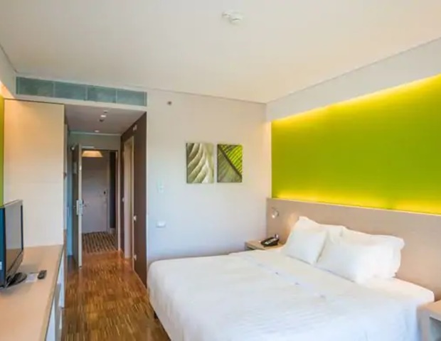 Hilton Garden Inn Venice Mestre San Giuliano - Room With Green Wall