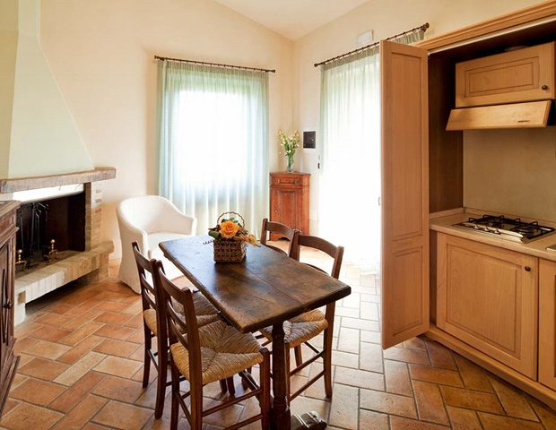 Valle di Assisi Holiday Apartments - Two Bedroom Apartment Kitchen