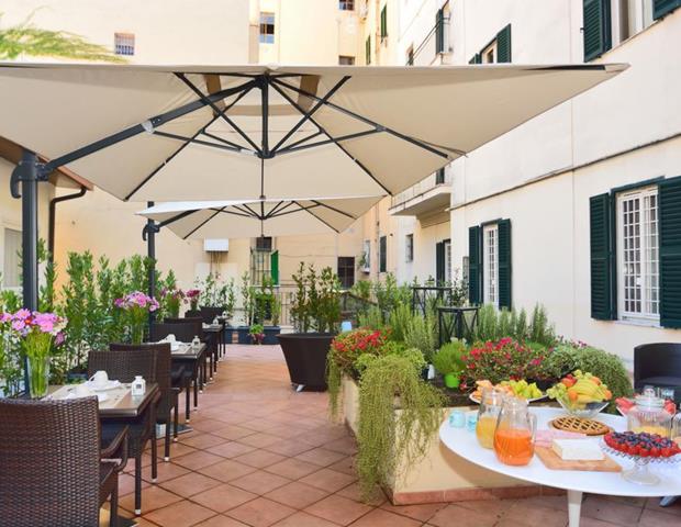 Hotel Apogia Lloyd Rome - Terrace2