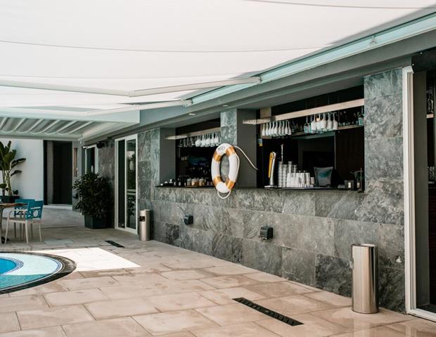 Pebbles Resort Hotel - Pool Bar