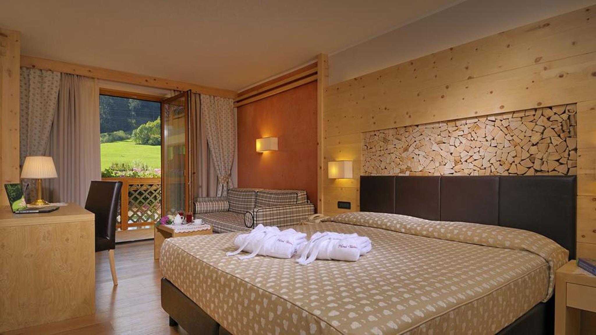 Tevini Dolomites Charming Hotel - Double Room4