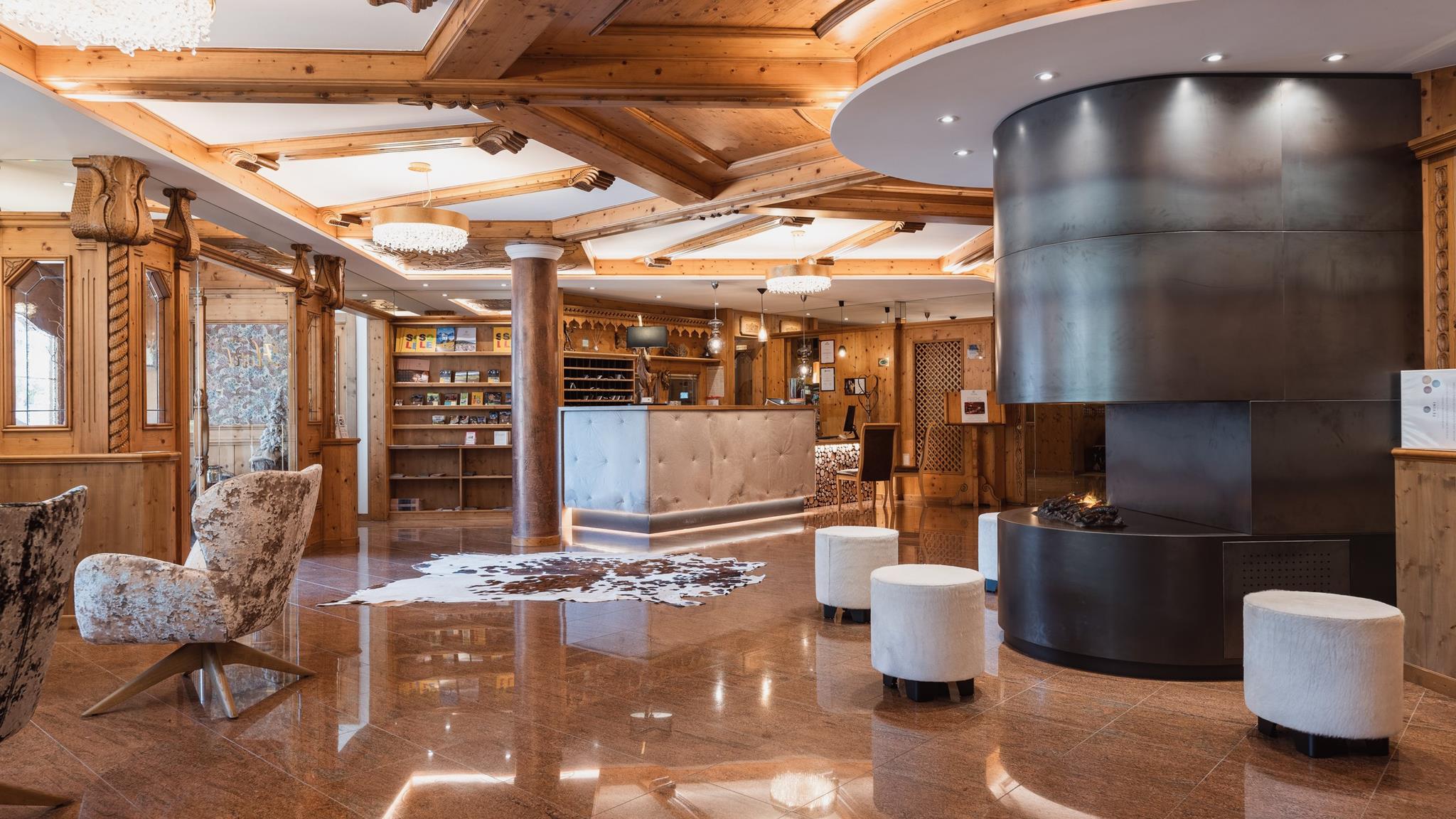 Tevini Dolomites Charming Hotel - Hall/Lobby