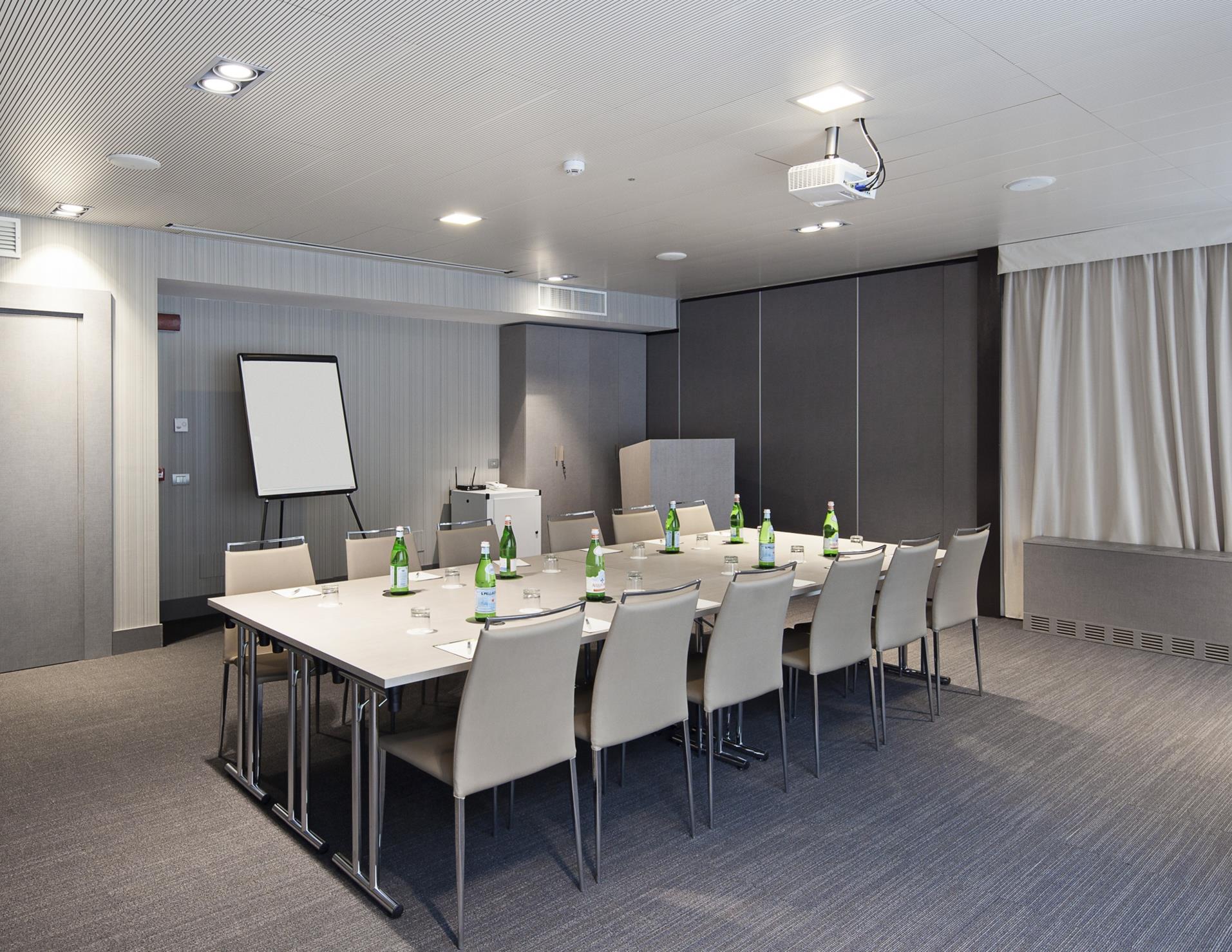 NH Parma - Meeting Room