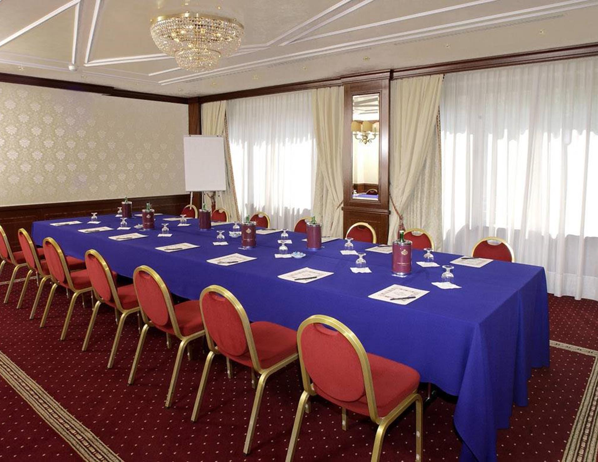 Royal Hotel Carlton - Meeting Room