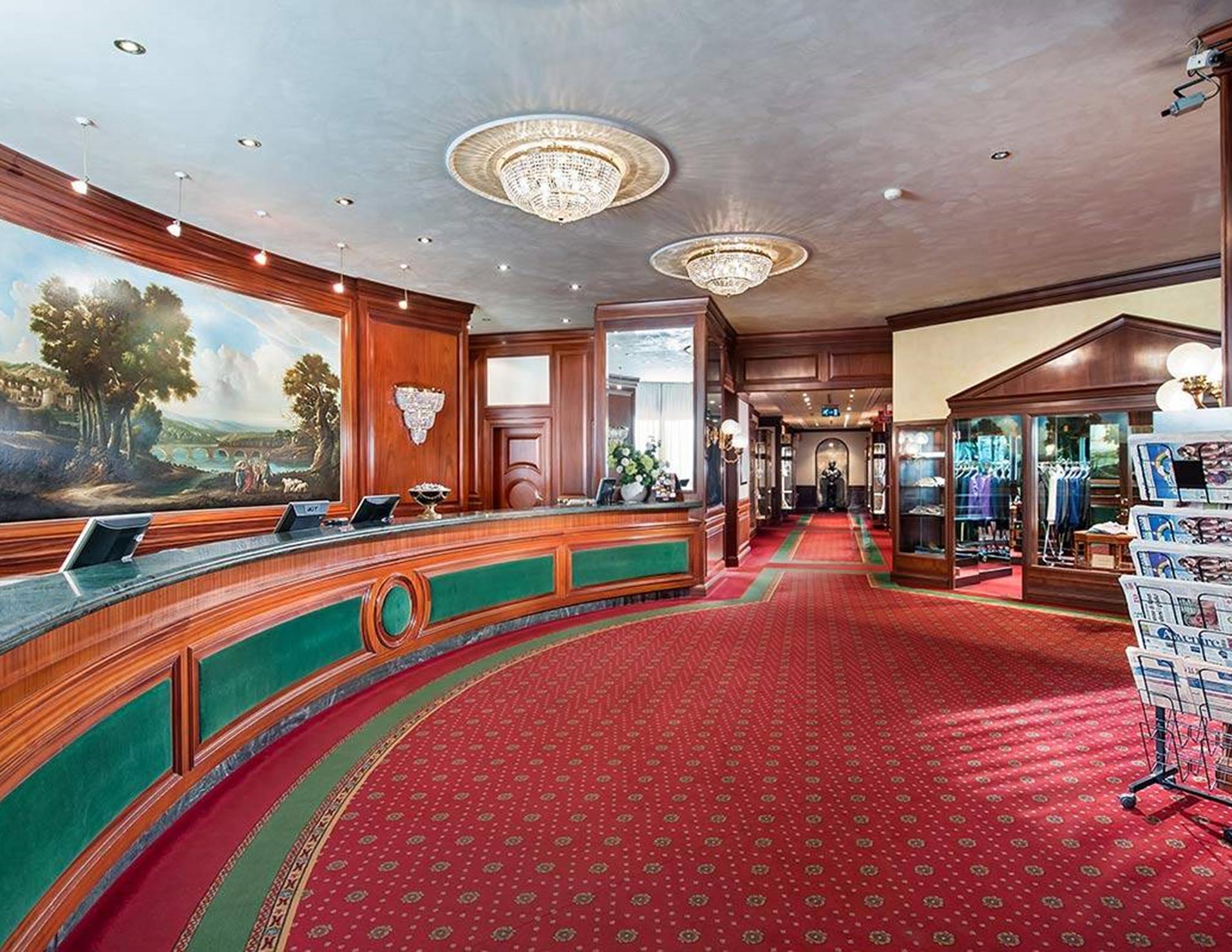 Royal Hotel Carlton - Lobby