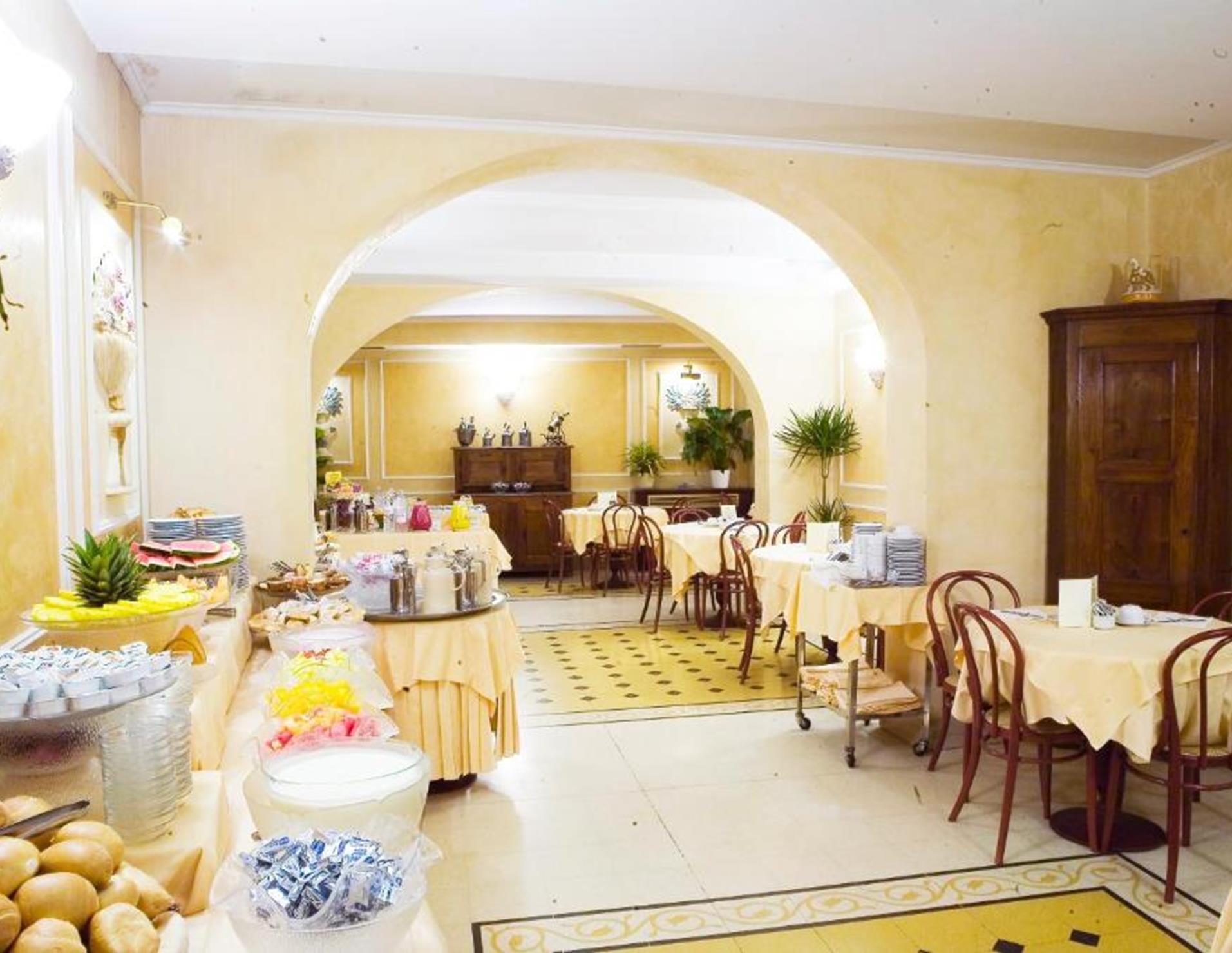 Hotel Corona d'Italia - Breakfast Room
