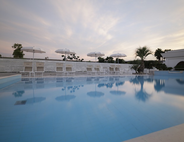 Garden Hotel Ripa - Swimming Pool
