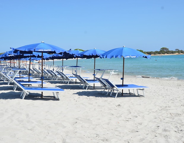 Cala Ginepro Hotel Resort - Sand Beach