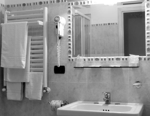 Hotel Victoria - Bathroom