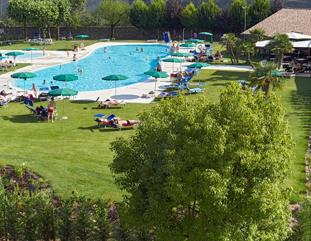 Villa Quaranta Tommasi Wine Hotel & Spa - Garden And Swimming Pool