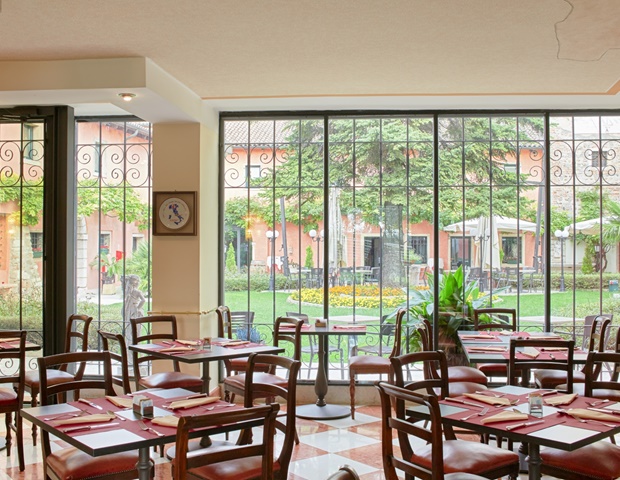 Villa Quaranta Tommasi Wine Hotel & Spa - Breakfast Area
