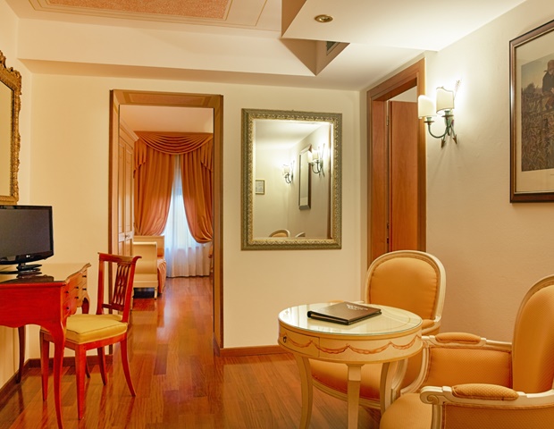 Villa Quaranta Tommasi Wine Hotel & Spa - Mini Suite Living Room