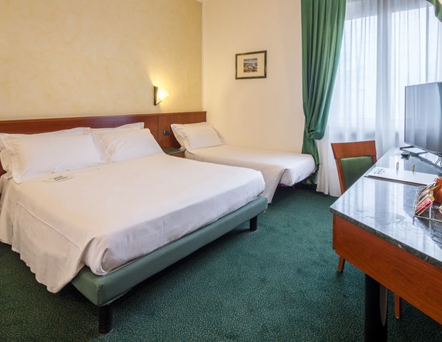BEST WESTERN Hotel Turismo - Triple Room