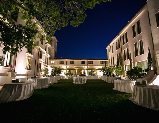 Hotel Parco delle Fontane - Restaurant outside