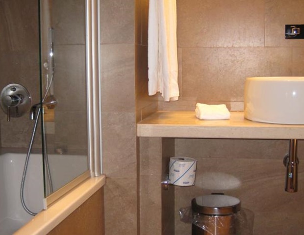 Hilton Garden Inn Lecce - Bathroom